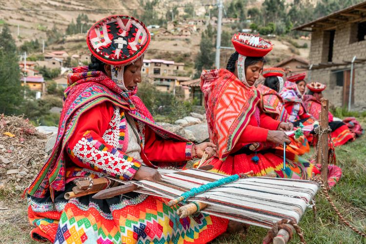 Local weavers community