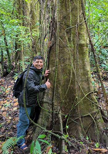 Looking-Ahead Andean communities coffee farming, sustainable travel photography Peru